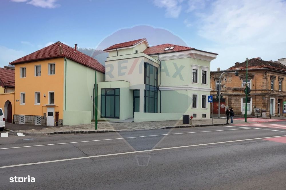 Constructie comerciala P+2 funcțiuni mixte - str. Iuliu Maniu