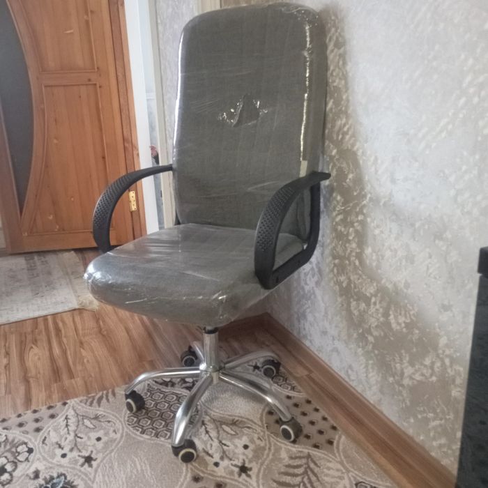 Продается офисное кресло