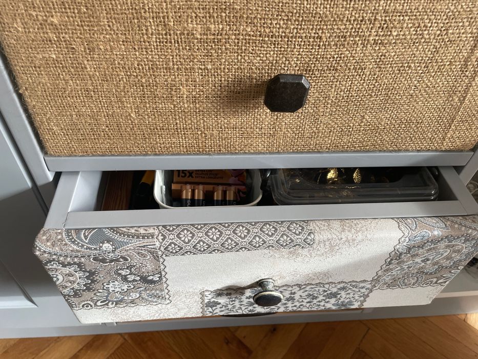 Шкаф размери 154/59/91.5 см. ,  MDF, без следи от употреба