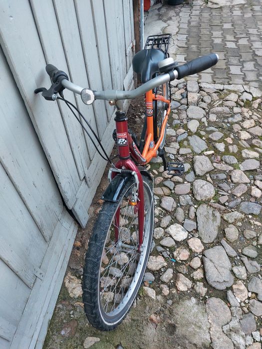 Vând bicicleta de copii