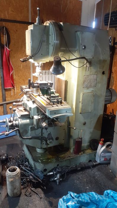 Продам станки токарный, фрезерный.