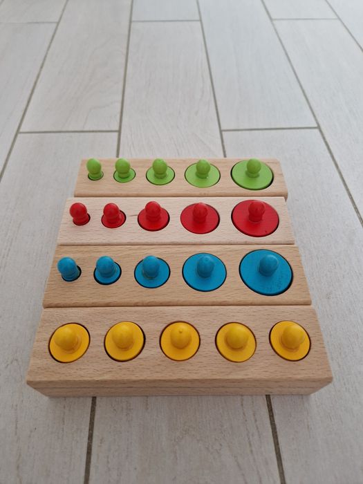Jocuri educative tip Montessori