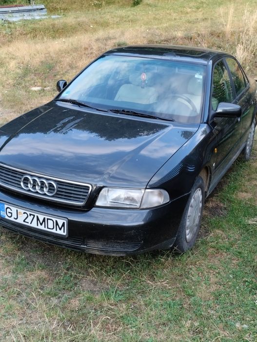Vând Audi A4 1.6 benzina An 96 , Preț 4500  Lei