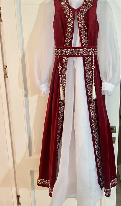 Платье на узату