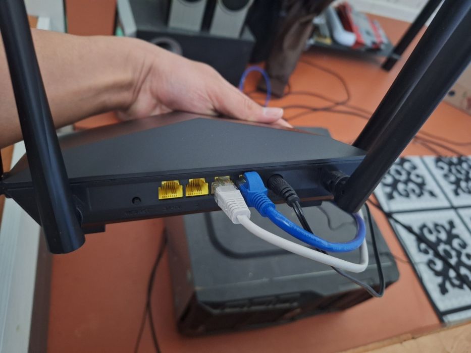 Продаеться модем Tenda AC6