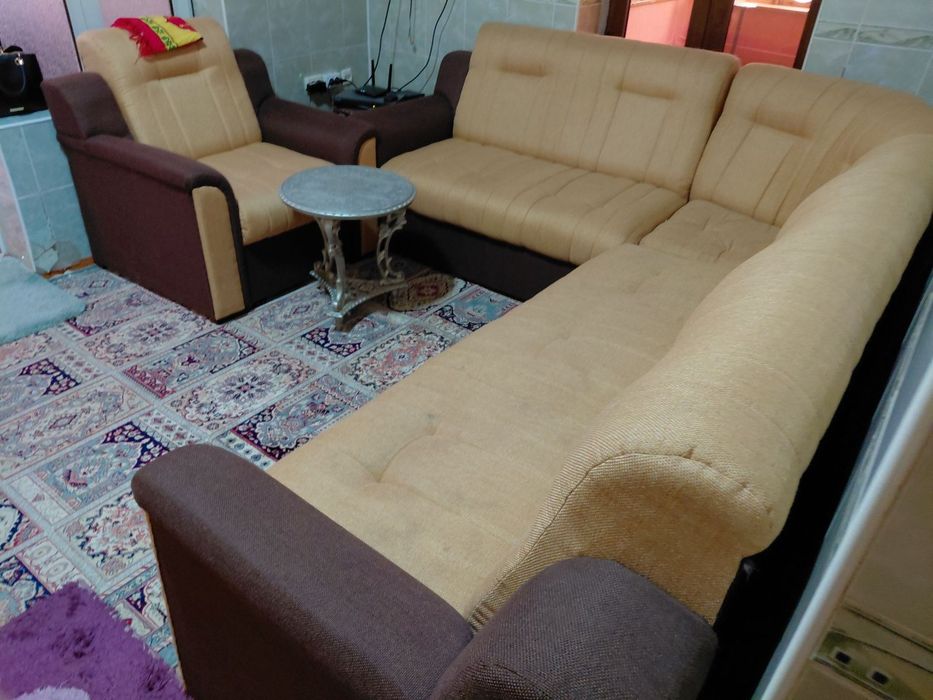 Продаются  кухонная  и гостиная мебель