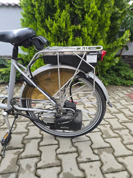 Vand biciclete saxonette cu motor pe benzina