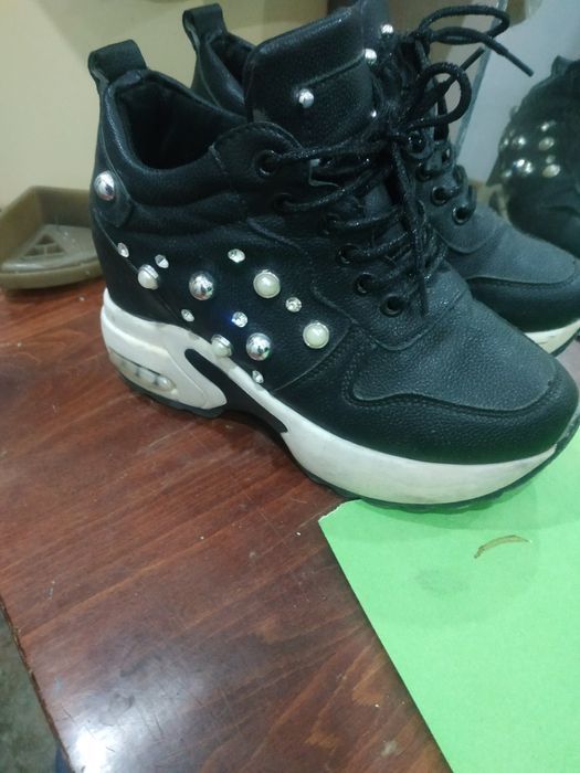 Обувь женская. Продам недорого .