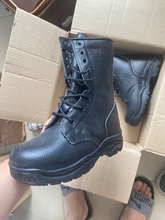 Продам берцы НОВЫЙ 2 шт