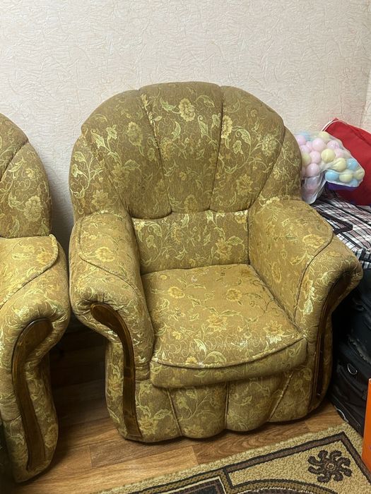 Диван с креслами