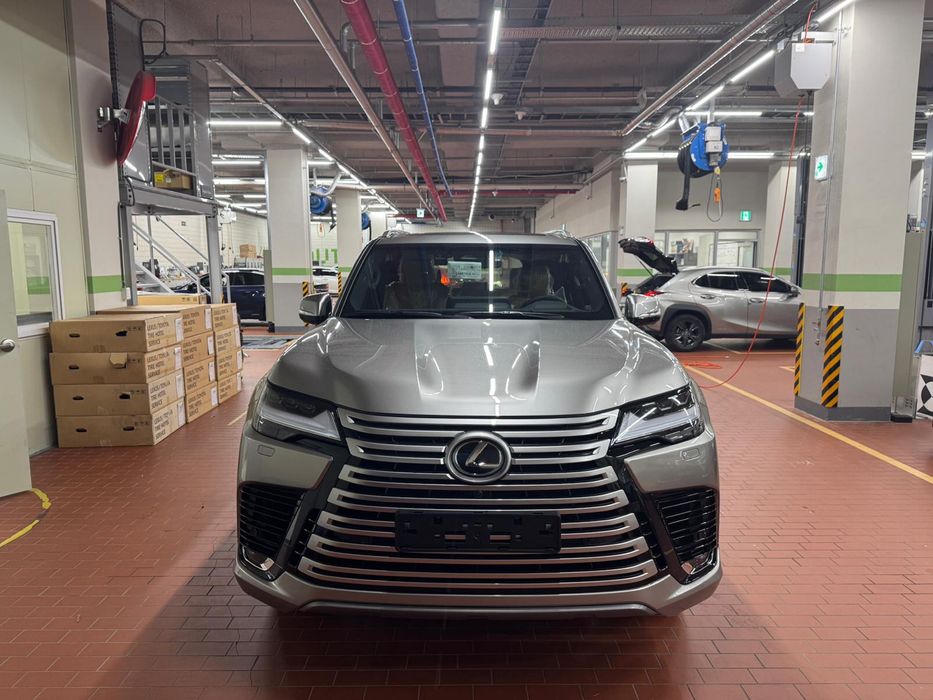 Новый Lexus LX700h Luxury 7 Seat 2026 год