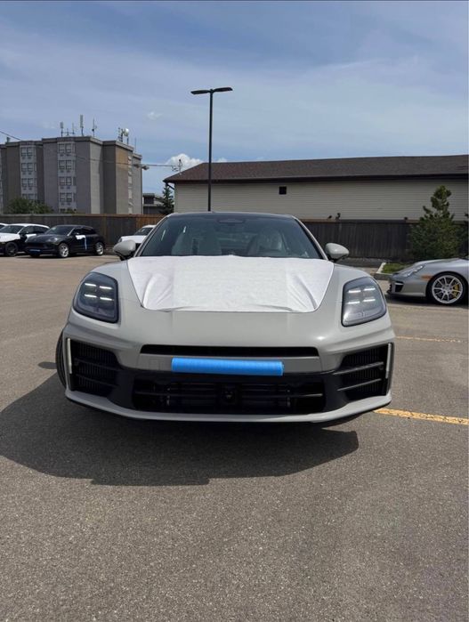 Porsche Panamera 4 E Hybrid 2026 new