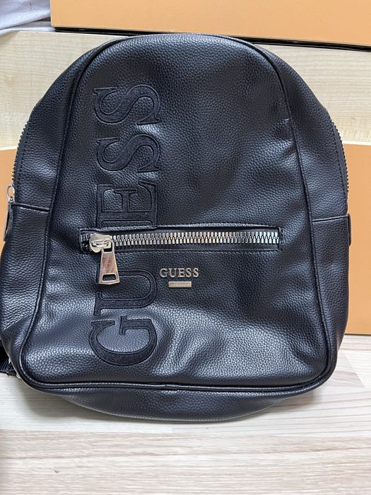 Guess прогинална раница