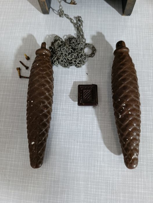 Продам часы кукушка и будильник