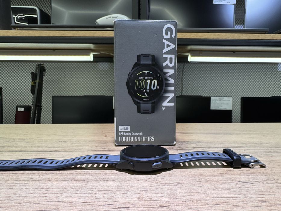 Смарт- часы Garmin Forerunner 165, черный, Amoled, 1347/A10