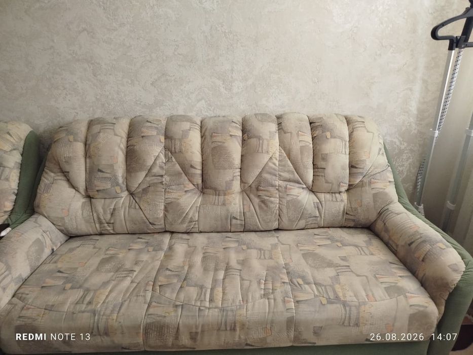 Продам диван с креслом