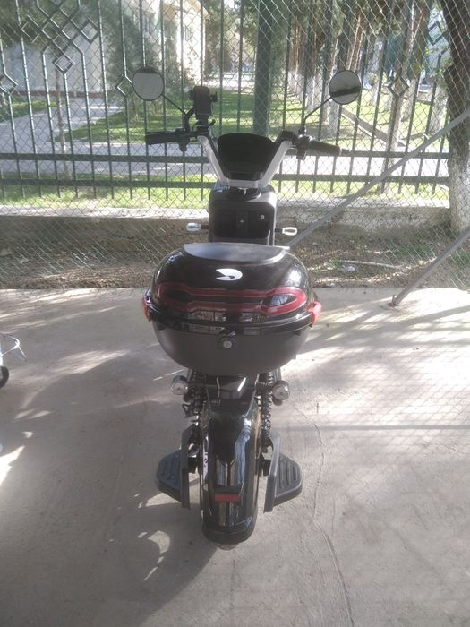 Skutr elektronni sotiladi