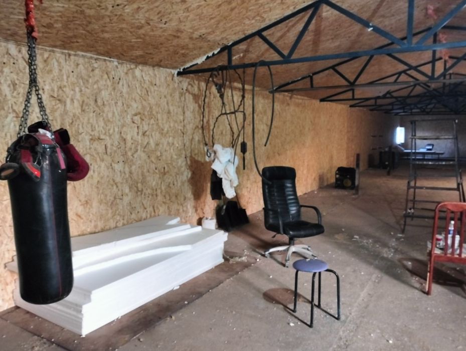 Гараж  30*8 участок 10 соток