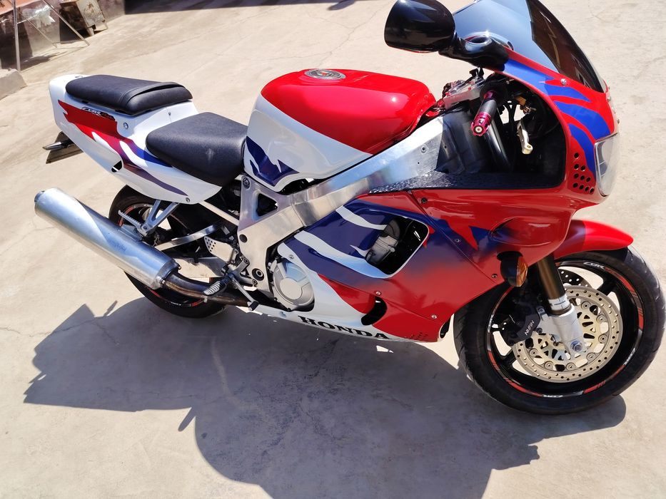 Honda cbr900rr fireblade 900 kub sotiladi