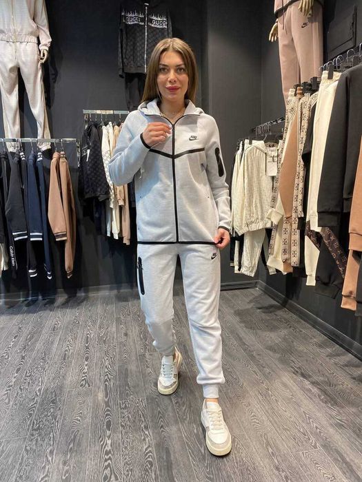 Унисекс екипи различни размери