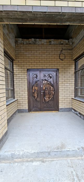 Установка дверей и ворот