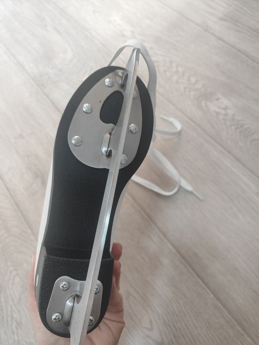 Коньки детские на девочку