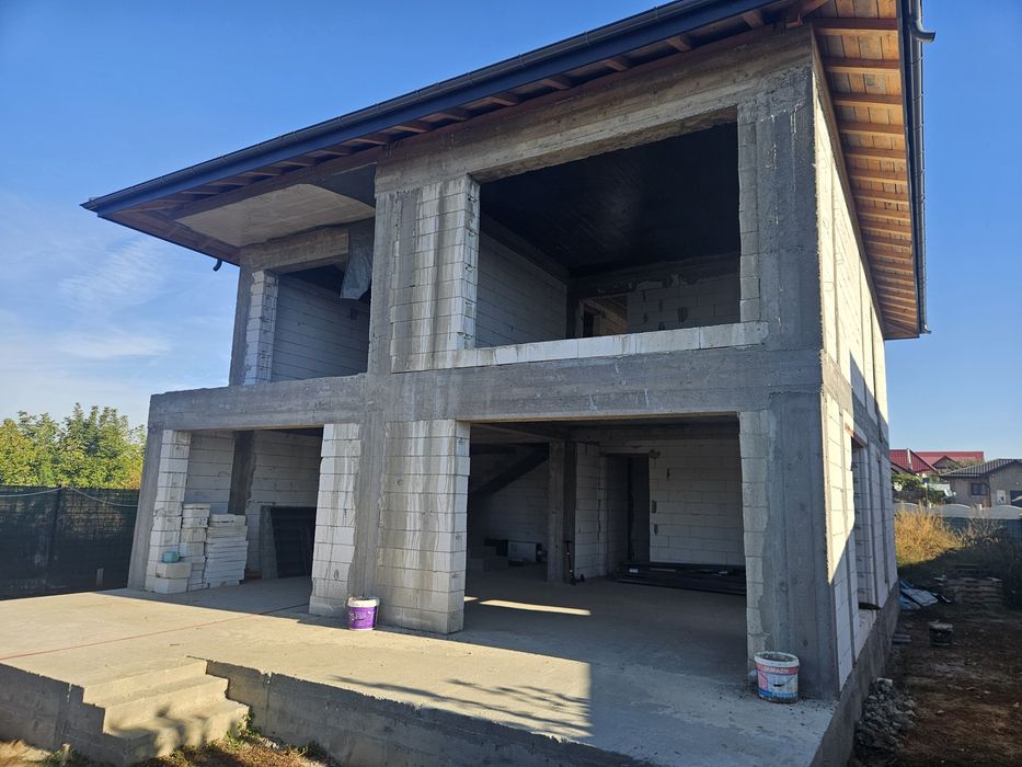 Tamplarie PVC la comanda / Rulouri la comanda