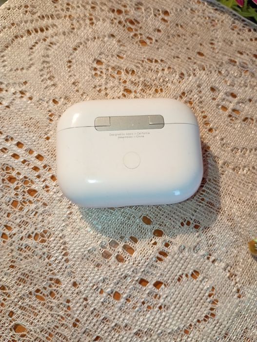 Vând căști originale de iPhone, preț de nimic