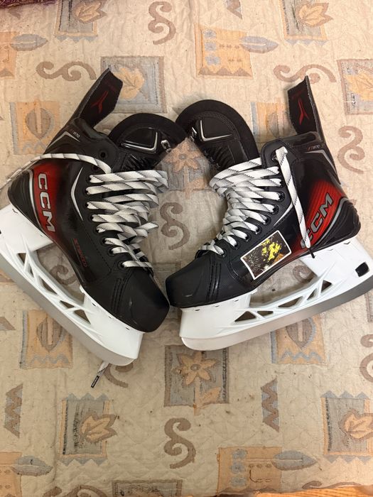 Продам коньки CCM FT870