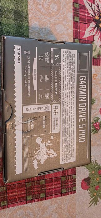 Навигация Garmin Drive 5 Pro карти за цяла Европа като нова в кутия