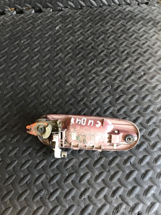 Външна дръжка за предна дясна врата червена за Honda Civic (1998)