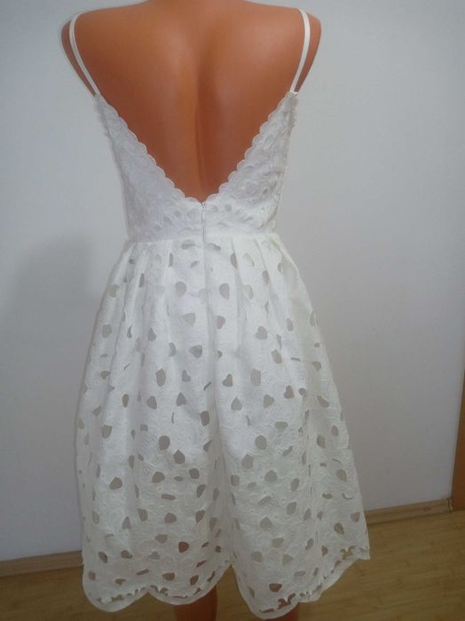 Rochii albe pentru evenimente speciale