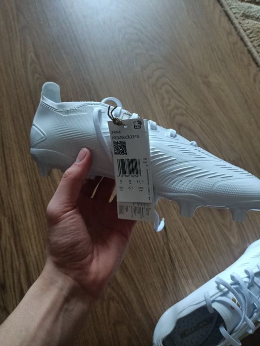 Vând ghete de fotbal