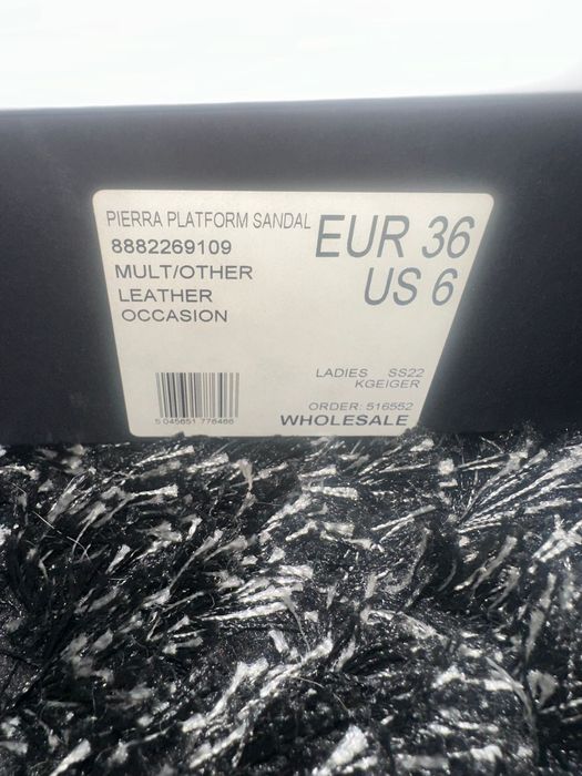 Sandale Kurt Geiger noi din piele