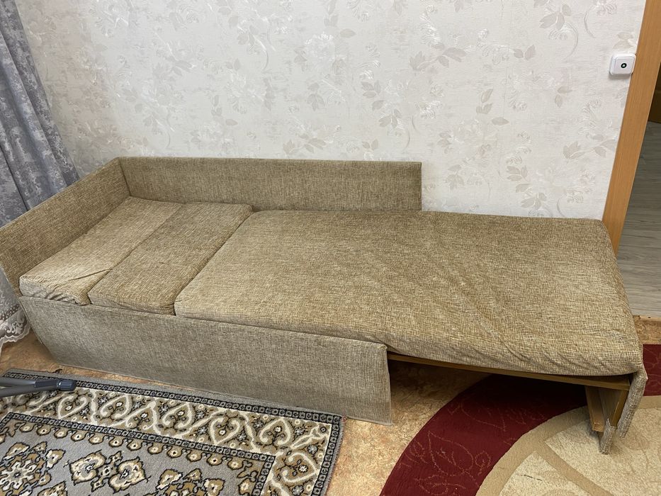 продается диван цена договорная
