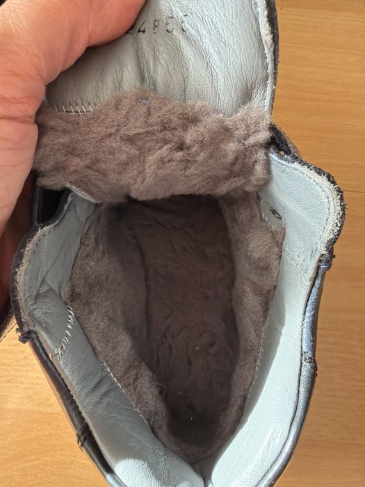 Продам зимние ботинки на мальчика