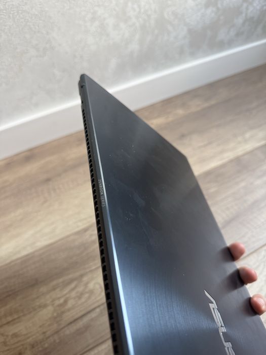ASUS ZenBook UX425JA