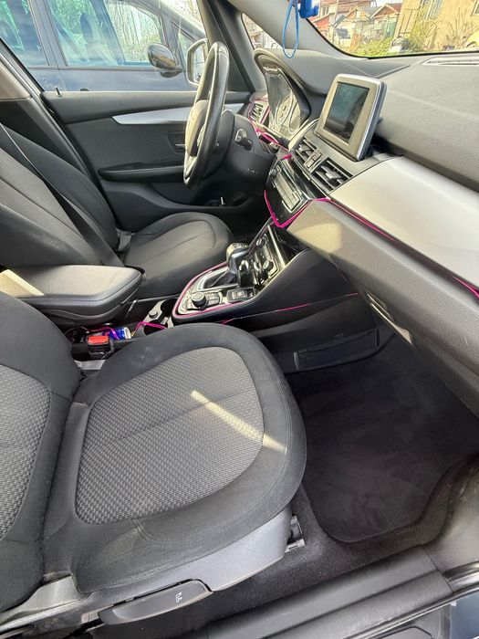 Продавам ВMW 2 Series 218 8 много добро техническko u Визуално състояние.