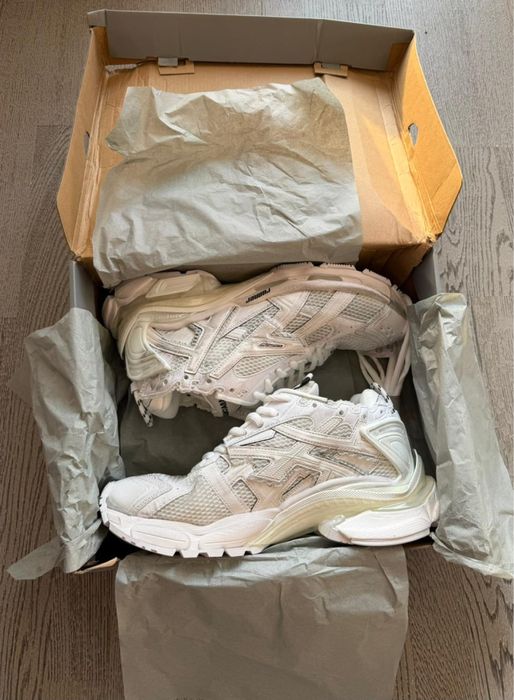 Balenciaga runner