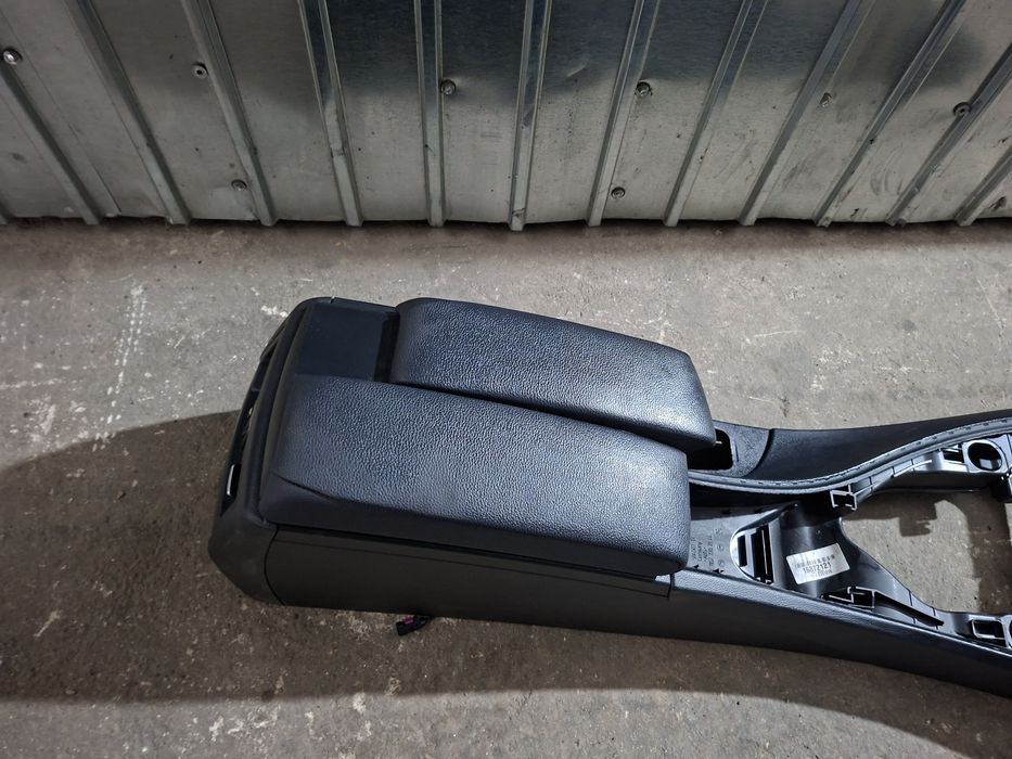 Cotiera consola centrala dubla rabatabila BMW E90 E91 E92 E93
