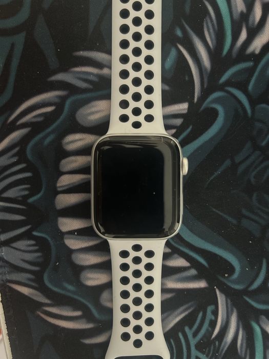 Продам Applewatch Nike SE, 44mm