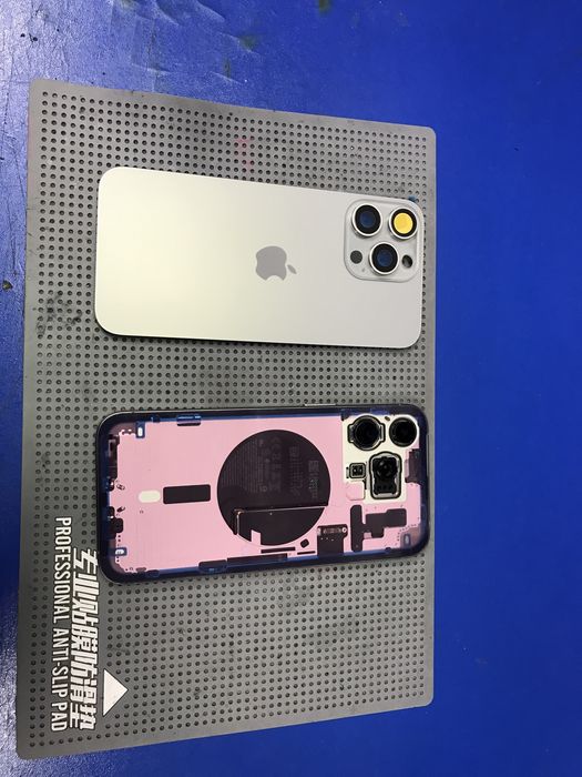 Geam iPhone 15 Pro Max Natural Titanium