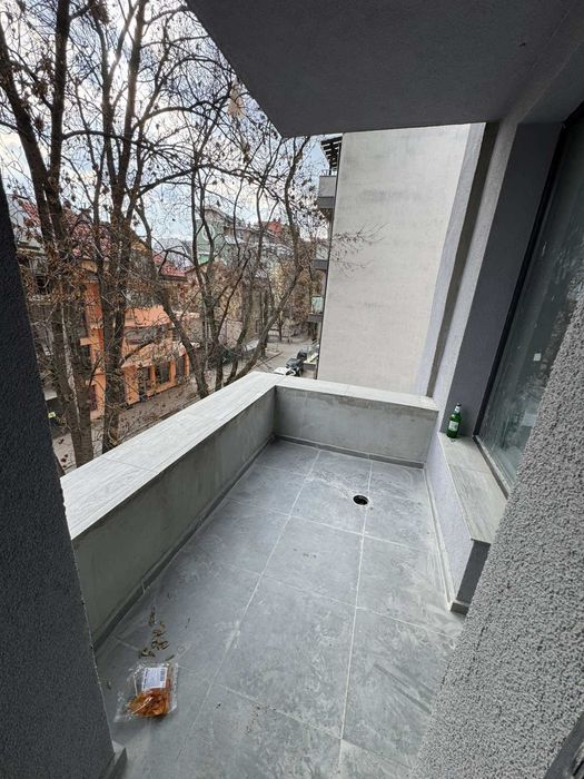 Продава се Тристаен апартамент в София, Център - 75 кв.м за 2080 €/кв.м - Снимка #2