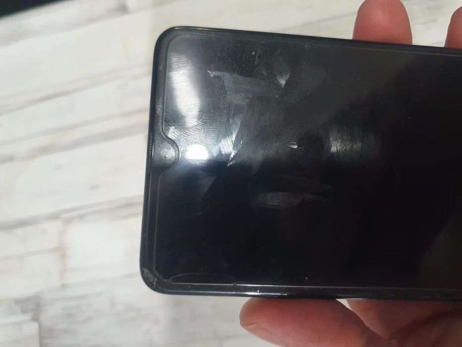 Продам мощный телефон смартфон Huawei mate 20