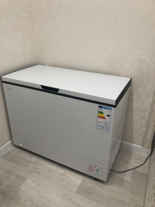 Продаеться Морозильник 300 литр