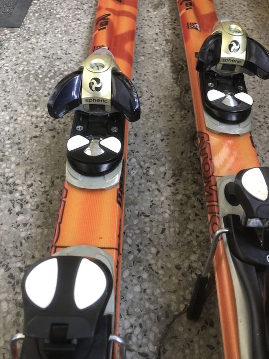 Ски  ATOMIC втора употреба 1.60метър