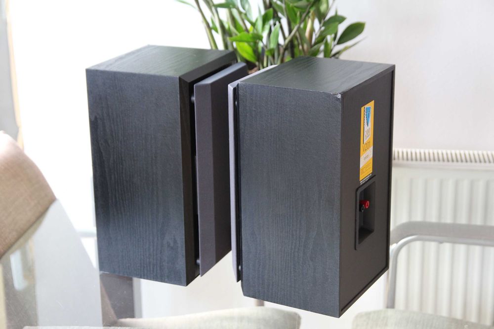 Bowers & Wilkins (B&W) seria 200 model V201