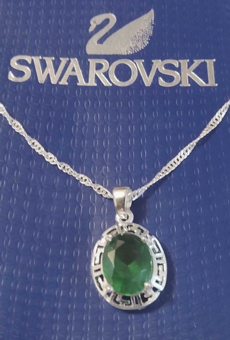 Нова,дамска сребърна гривна с висулка. Различни модели. В кутия.