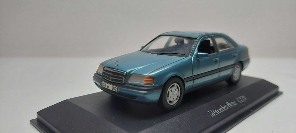 Machete auto BMW si Mercedes