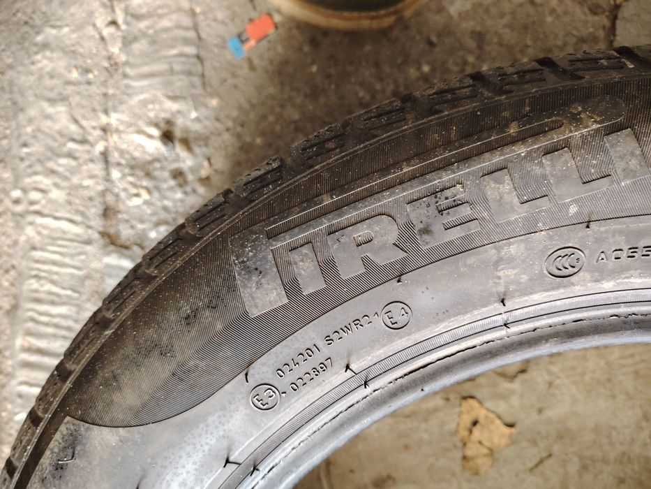 225/60 R17 Pirelli Sottozero M+S DOT 2033